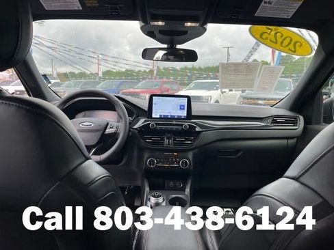 Used 2025 Ford Escape ST-Line FWD image 15