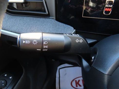 Used 2025 Nissan Kicks SV image 33