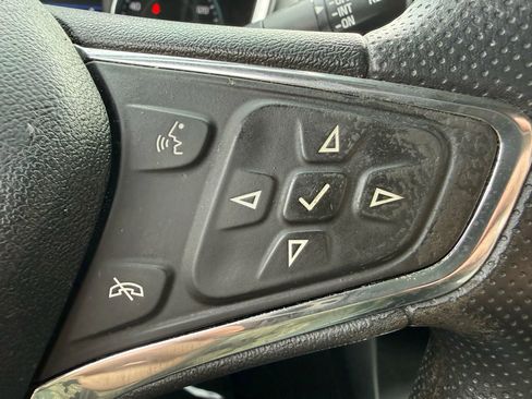 Used 2020 Chevrolet Equinox LT image 14