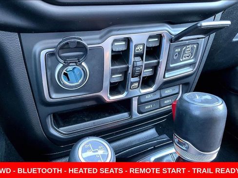 Used 2023 Jeep Wrangler Unlimited Sahara w/ Cold Weather Group image 16