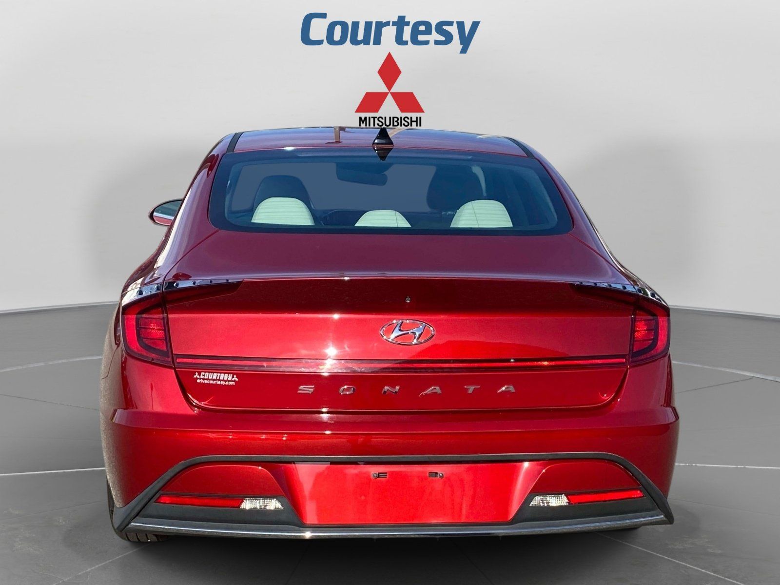 Used 2023 Hyundai Sonata SE FWD image 4