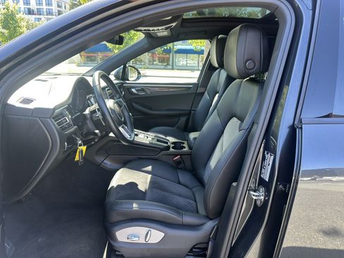 Used 2020 Porsche Macan AWD/4WD image 18