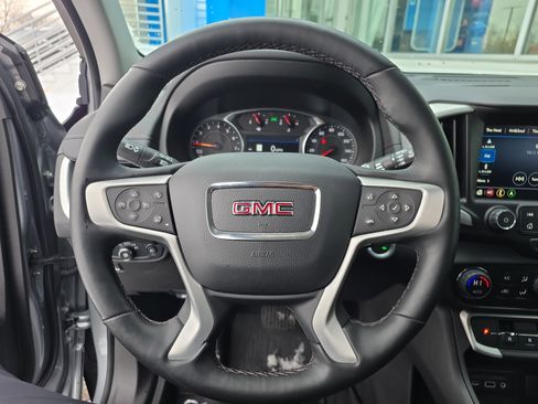 Used 2024 GMC Terrain SLT w/ Infotainment Package II image 24