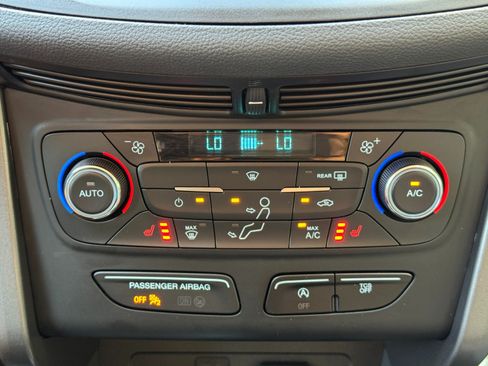 Used 2017 Ford Escape SE w/ Equipment Group 201A AWD/4WD image 23