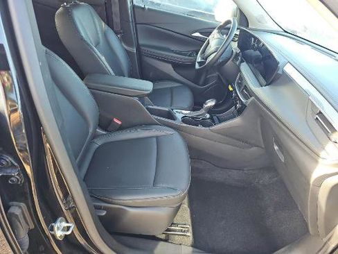Used 2024 Buick Encore GX Sport Touring image 9