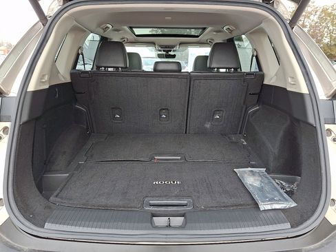 Certified 2022 Nissan Rogue SL w/ SL Premium Package image 30