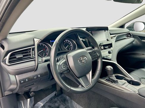 Used 2024 Toyota Camry SE image 9