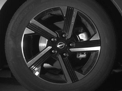 Used 2025 Nissan Sentra SV image 13