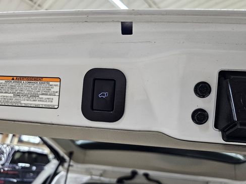 Used 2016 Toyota Sienna XLE w/ XLE Navigation Package FWD image 13