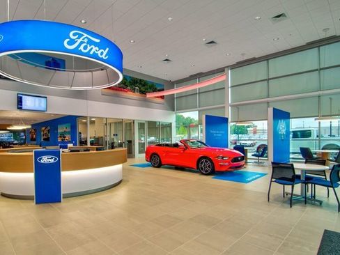 Certified 2018 Ford F150 Raptor w/ Equipment Group 802A Luxury image 6