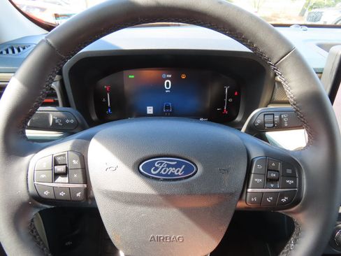 Used 2025 Ford Maverick Lariat w/ 4K Tow Package image 17
