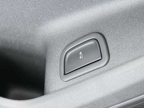 New 2026 Chevrolet Traverse LT image 40