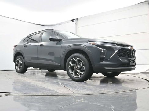 New 2026 Chevrolet Trax LT w/ LT Convenience Package image 14