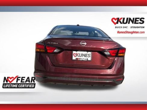 Used 2025 Nissan Altima 2.5 SV image 10