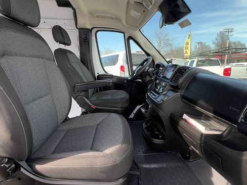 Used 2023 RAM ProMaster 2500 image 21