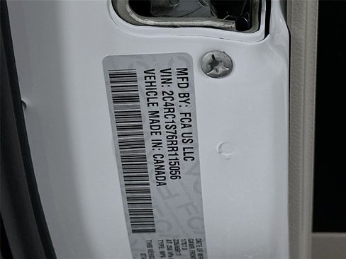 Used 2024 Chrysler Pacifica Select image 23