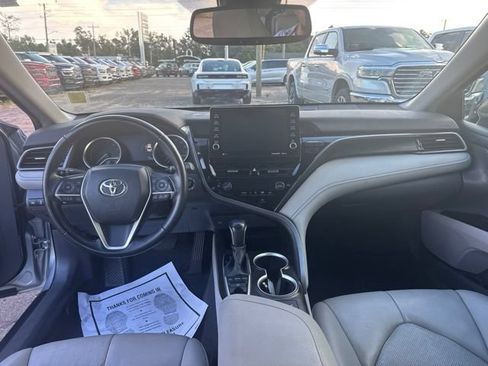 Used 2023 Toyota Camry XLE FWD image 13