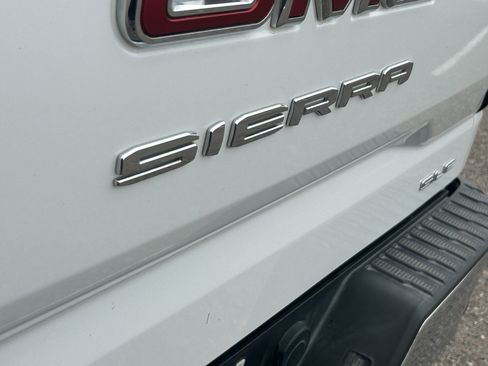 Used 2023 GMC Sierra 1500 SLE w/ X31 Off-Road Package AWD/4WD image 10