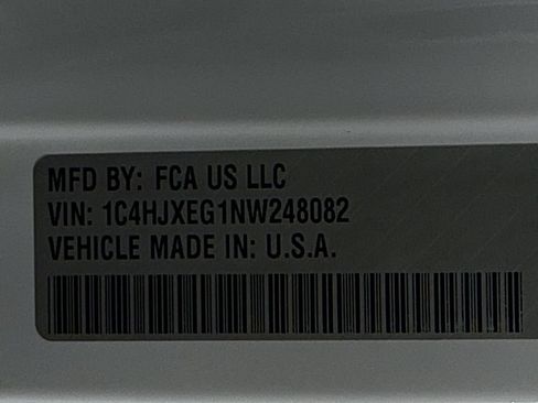 Used 2022 Jeep Wrangler Unlimited Sahara AWD/4WD image 35