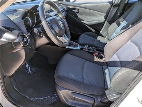 Used 2018 Toyota Yaris iA image 11