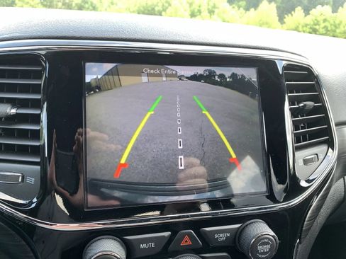Used 2019 Jeep Grand Cherokee Altitude AWD/4WD image 16