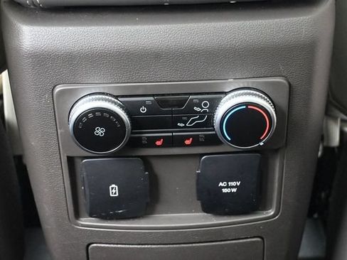 Used 2022 Ford Explorer Platinum w/ Equipment Group 601A AWD/4WD image 21