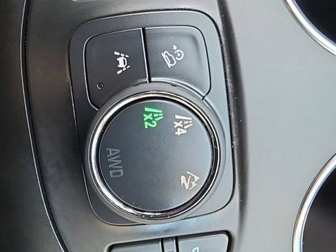 Certified 2023 GMC Terrain SLE w/ Driver Convenience Package AWD/4WD image 20