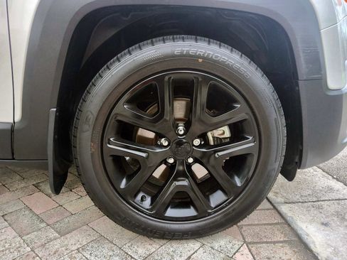 Used 2017 Jeep Renegade Altitude FWD image 51