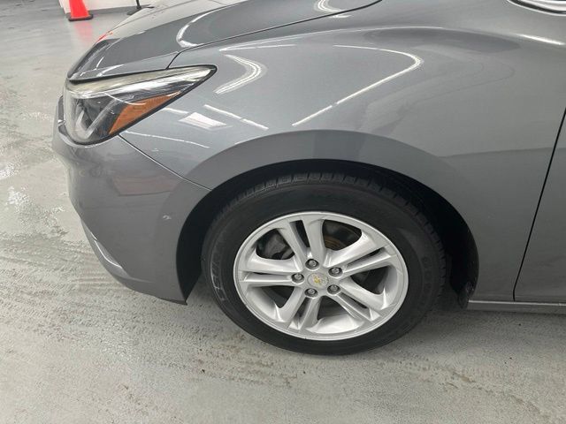Used 2018 Chevrolet Cruze LT FWD image 30