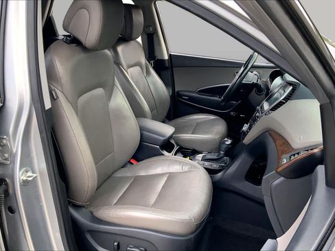 Used 2019 Hyundai Santa Fe XL FWD image 9