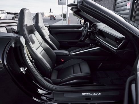 Used 2022 Porsche 911 Turbo S image 25