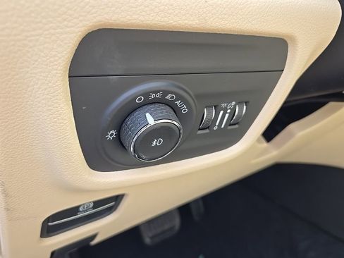 New 2026 Jeep Grand Cherokee Limited image 10