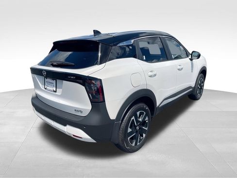 Used 2026 Nissan Kicks SV AWD/4WD image 8