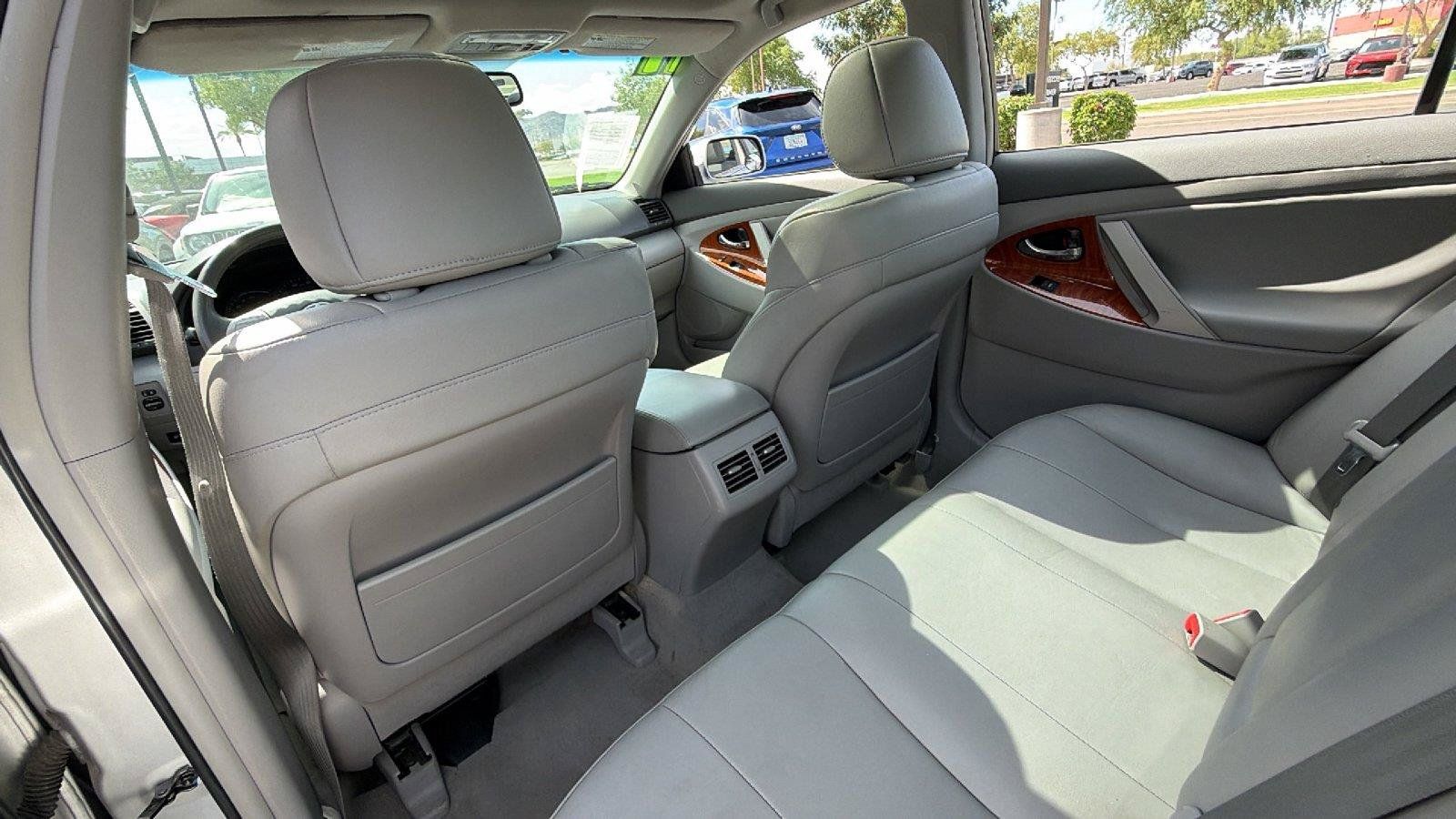 Used 2011 Toyota Camry Hybrid FWD image 29