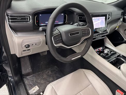 New 2025 Jeep Wagoneer 4WD image 14