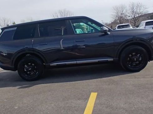 New 2027 Kia Telluride LX image 3