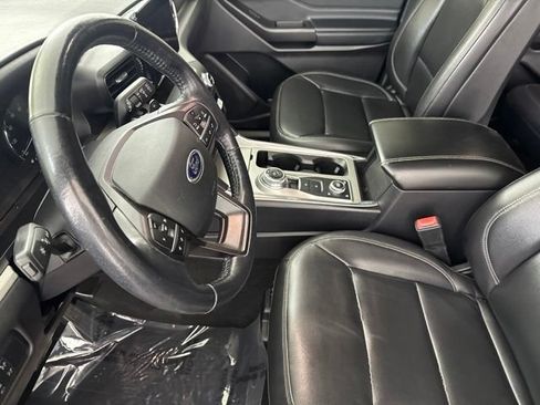 Used 2020 Ford Explorer XLT w/ Equipment Group 202A AWD/4WD image 22