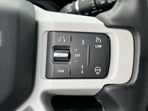 Used 2025 Land Rover Defender 110 S image 27
