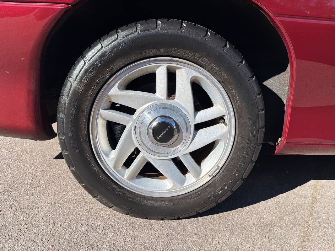 Used 1994 Chevrolet Camaro Z28 RWD image 22