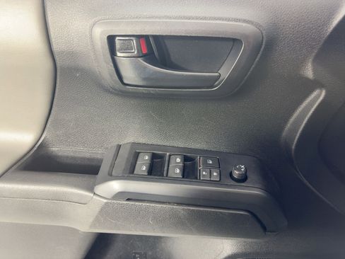Used 2021 Toyota Tacoma SR w/ SR Convenience Package image 13