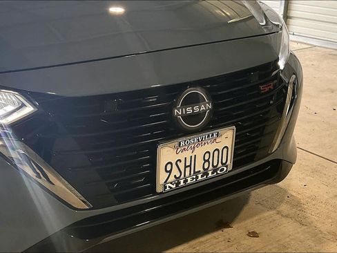 Used 2025 Nissan Sentra SR w/ SR Premium Package image 30