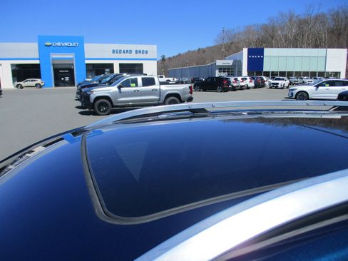 Used 2019 Chevrolet Equinox Premier AWD/4WD image 10