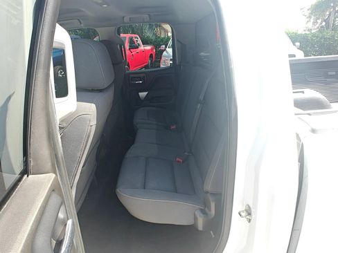 Used 2019 Chevrolet Silverado 1500 LT RWD image 16