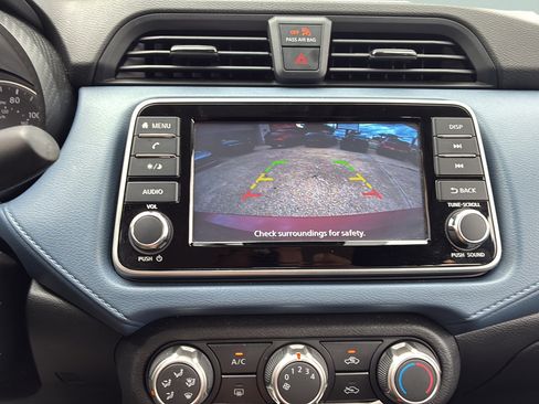 Used 2025 Nissan Versa SV FWD image 21