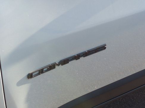 New 2026 Jeep Compass Latitude image 24