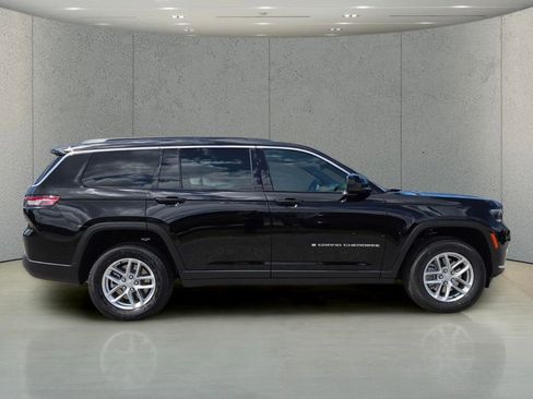 New 2026 Jeep Grand Cherokee L Laredo RWD image 3