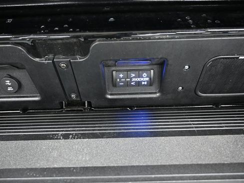 Used 2024 GMC Sierra 1500 AT4X image 10