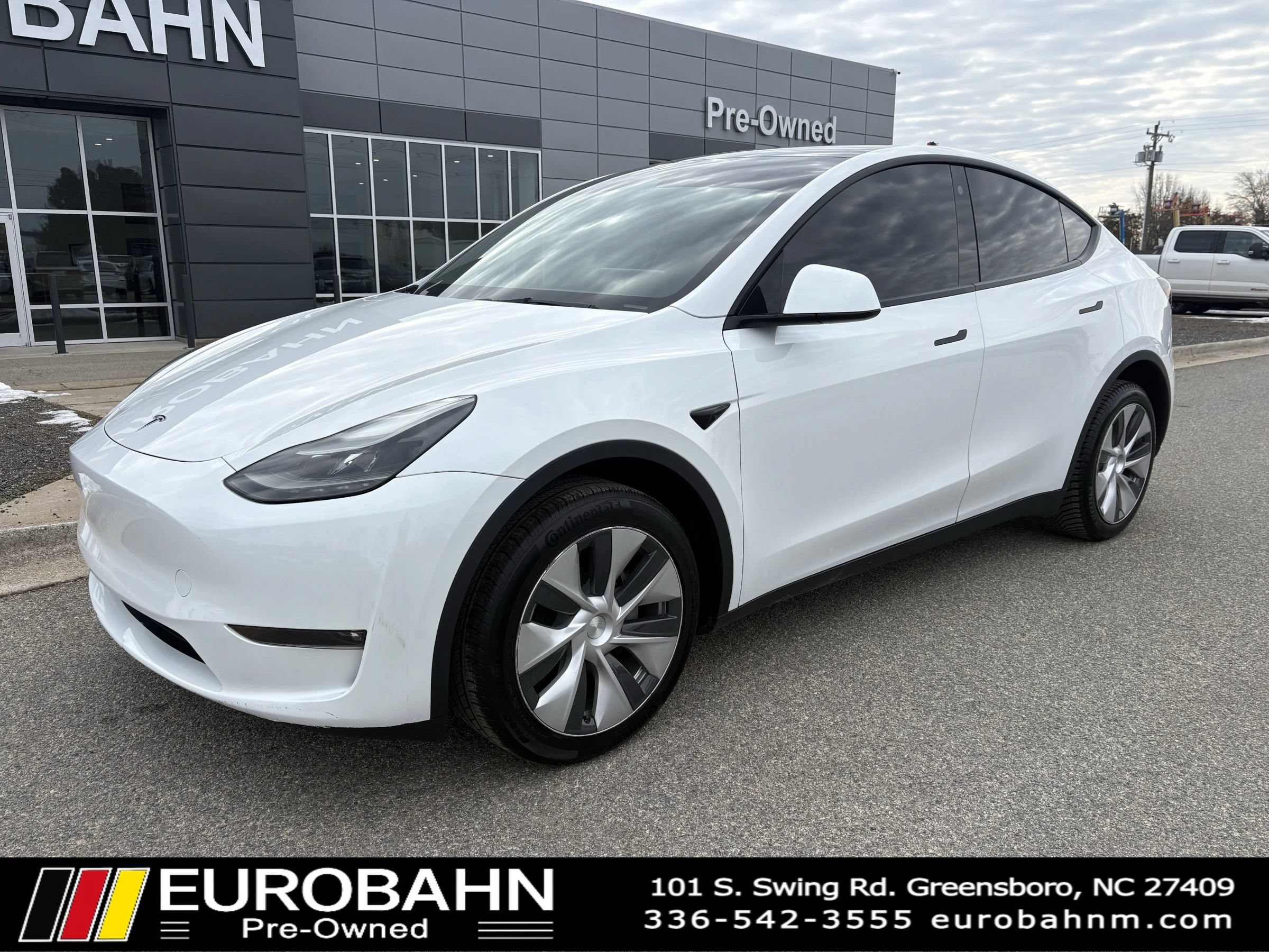 Used 2023 Tesla Model Y Long Range AWD/4WD image 27