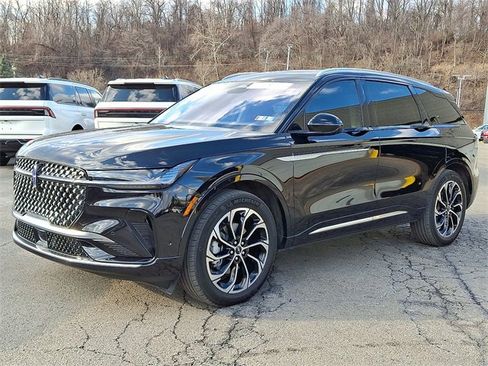 Used 2024 Lincoln Nautilus Reserve w/ Equipment Group 202A image 3