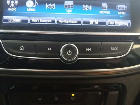 Used 2021 Buick Encore Preferred AWD/4WD image 19